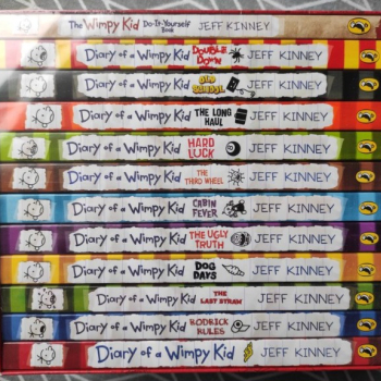 Ogłoszenie - Zestaw 12x Dzienniczek Cwaniaczka Diary of a Wimpy Kid po angielsku - Pińczów - 189,00 zł