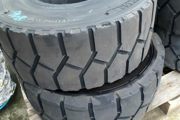 Ogłoszenie - Opony superelastyczne 23x9-10 Linde, Toyota, YALE - 400,00 zł