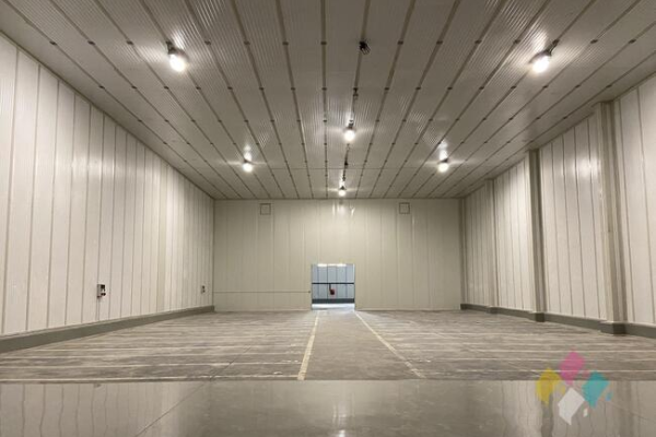 Ogłoszenie - Hala o pow. 1114 m2 + biura - 24 552,00 zł