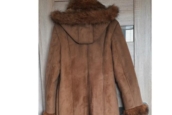 Ogłoszenie - Kożuch damski, 3/4, zamsz związany z futrem jagnięcym - 100,00 zł