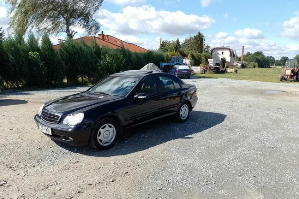 Ogłoszenie - Sprzedam Mercedesa C W 203 * 2,0 Kompresor + Gaz * Now Prz T - 12 900,00 zł