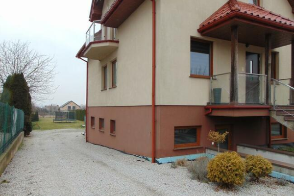 Ogłoszenie - Atrakcyjny dom z dużą działką na osiedlu Tyniec - 950 000,00 zł