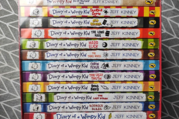 Ogłoszenie - Zestaw 12x Dzienniczek Cwaniaczka Diary of a Wimpy Kid po angielsku - Pińczów - 189,00 zł