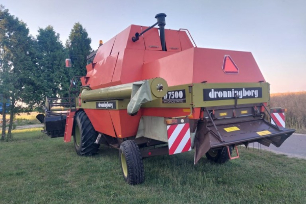 Ogłoszenie - Kombajn zbożowy Dronningborg D7500 Hydrostat. Sieczkarnia / Massey - Radom - 82 400,00 zł