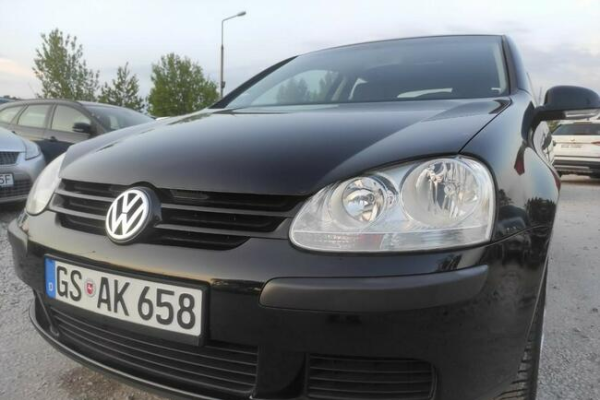 Ogłoszenie - Volkswagen Golf BEZ RDZY W CENIE OPLATY WSZYSTKIE - 10 800,00 zł