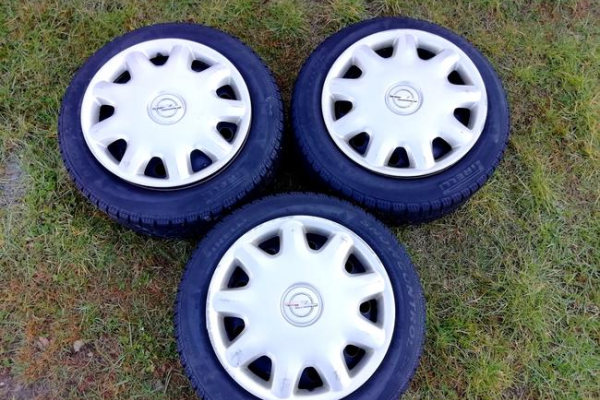 Ogłoszenie - Koło zimowe Pirelli 185x60 R15 - Opel Meriva, Tigra Twin Top - 70,00 zł