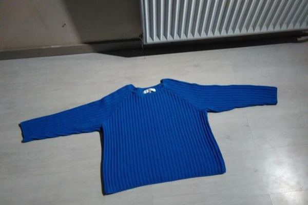 Ogłoszenie - Sprzedam Sweterek Kolor Niebieski M Okazja Polecam - 15,00 zł