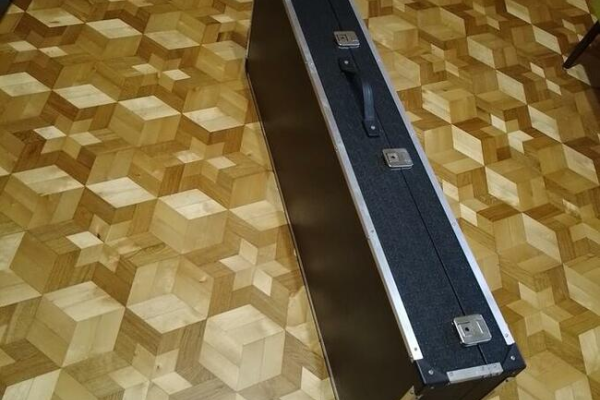 Ogłoszenie - Futerał na instrumenty klawiszowe- solidny jak walizka - 610,00 zł