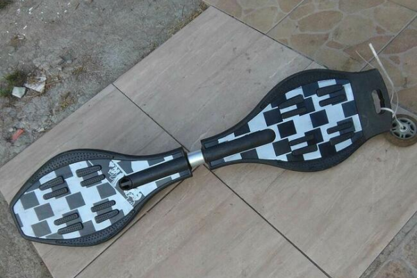 Ogłoszenie - Sprzedam Sprawna Deskorolke Waveboard Okazja Polecam - 40,00 zł