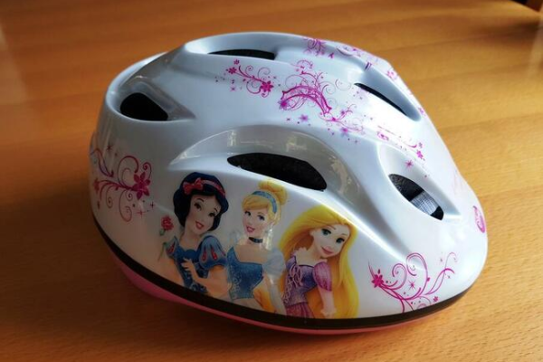 Ogłoszenie - Kask rowerowy Disney dla dziewczynki, rozmiar 51-55 cm - 50,00 zł