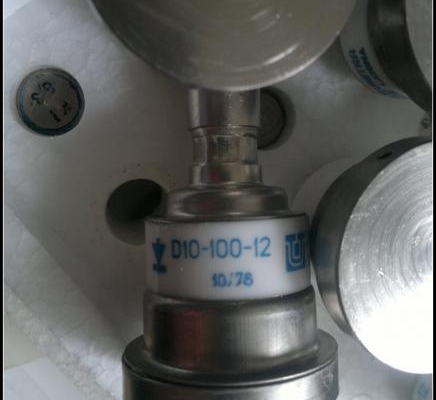 Ogłoszenie - dioda krzemowa D10-100-12