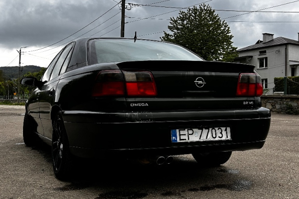 Ogłoszenie - Opel omega b benzyna gaz - Krosno - 10 000,00 zł