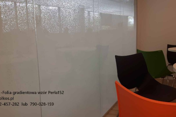 Ogłoszenie - Folie okienne Radom - folie matowe, dekoracyjne, przeciwsłoneczne, antywłamaniowe, lustro weneckie- Usługa oklejania - Radom - 176,00 zł