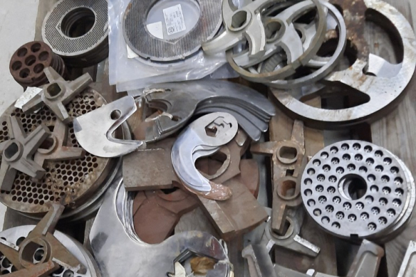 Ogłoszenie - Paleta z nożami i sitami różnymi - Dębica - 1 033,00 zł