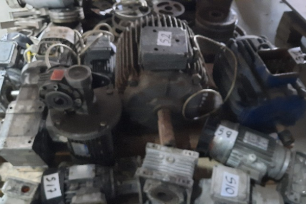 Ogłoszenie - 3 paleta z silnikami (S1,S2,S4,S5,S6,S8,S9,S10,S14,S17,S22 - Dębica - 1 549,00 zł