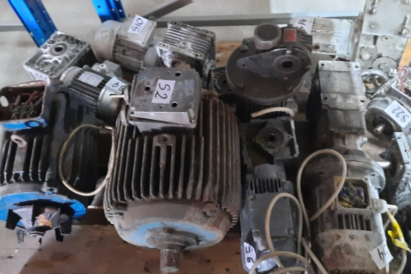 Ogłoszenie - 3 paleta z silnikami (S1,S2,S4,S5,S6,S8,S9,S10,S14,S17,S22 - Dębica - 1 549,00 zł