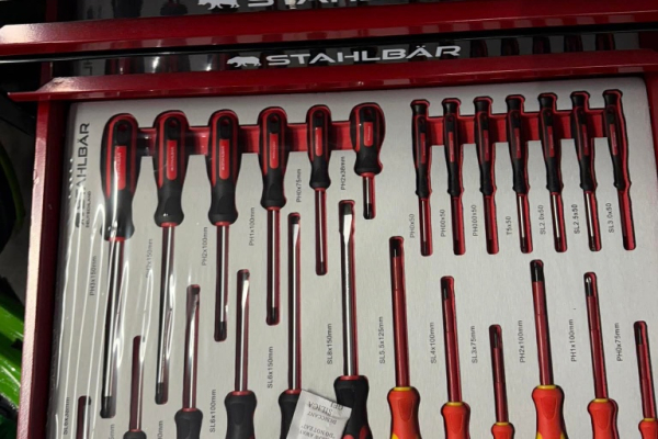 Ogłoszenie - szafa narzędziowa wyposażona - 2 600,00 zł