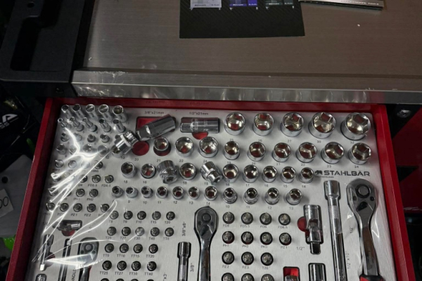 Ogłoszenie - szafa narzędziowa wyposażona - 2 600,00 zł