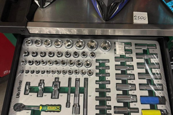 Ogłoszenie - szafa narzędziowa wyposażona - 2 600,00 zł