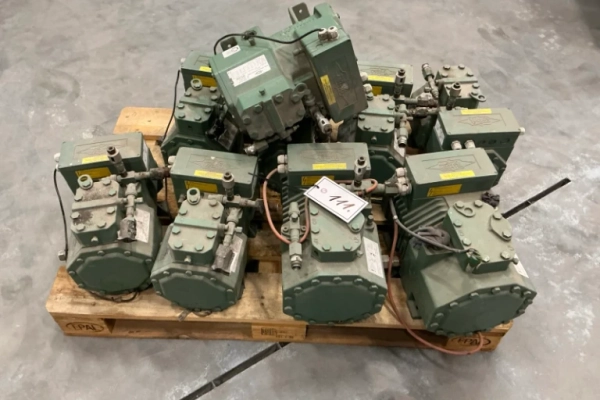 Ogłoszenie - Sprężarki Chłodnicze Bitzer 9szt - Dębica - 1 808,10 zł