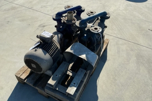 Ogłoszenie - pompy, 1 cała, jedna bez silnika (nr 289A - Dębica - 2 066,00 zł