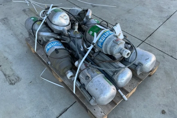 Ogłoszenie - 9 (L-3)	SILNIK DO NOŻA ELEKTRYCZNEGO (nr 9 (L-3) - Dębica - 4 132,00 zł