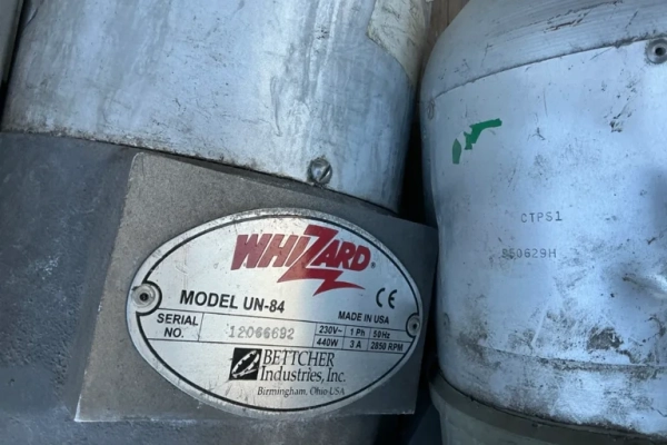 Ogłoszenie - 9 (L-3)	SILNIK DO NOŻA ELEKTRYCZNEGO (nr 9 (L-3) - Dębica - 4 132,00 zł