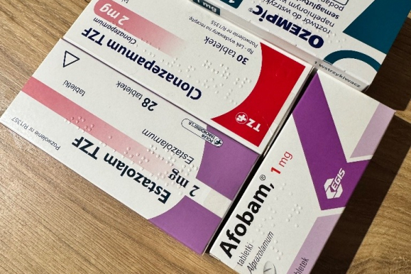 Ogłoszenie - Oryginalne leki w szczelnie zamkniętych opakowaniach dostępne - Niemcy