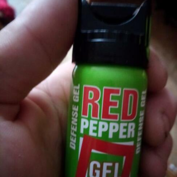 Ogłoszenie - Gaz Pieprzowy w Żelu Sharg Defence 40 ml BEZ ZEZWOLENIA !! - 35,00 zł
