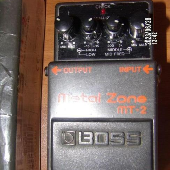 Ogłoszenie - Efekt fuzz Boss MT2 GuitarLink UCG102 BCRich Warlock używane